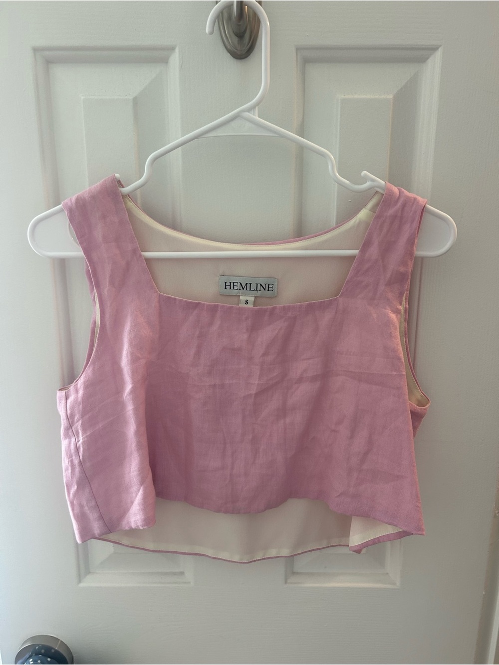 Hemline Pink Sleeveless Cropped Tank Top